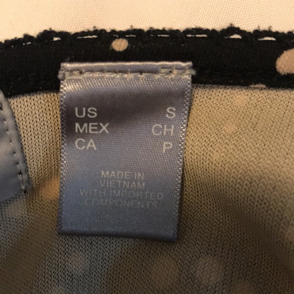 Liz Claiborne butterfly sleeve top - Picture 7 of 10